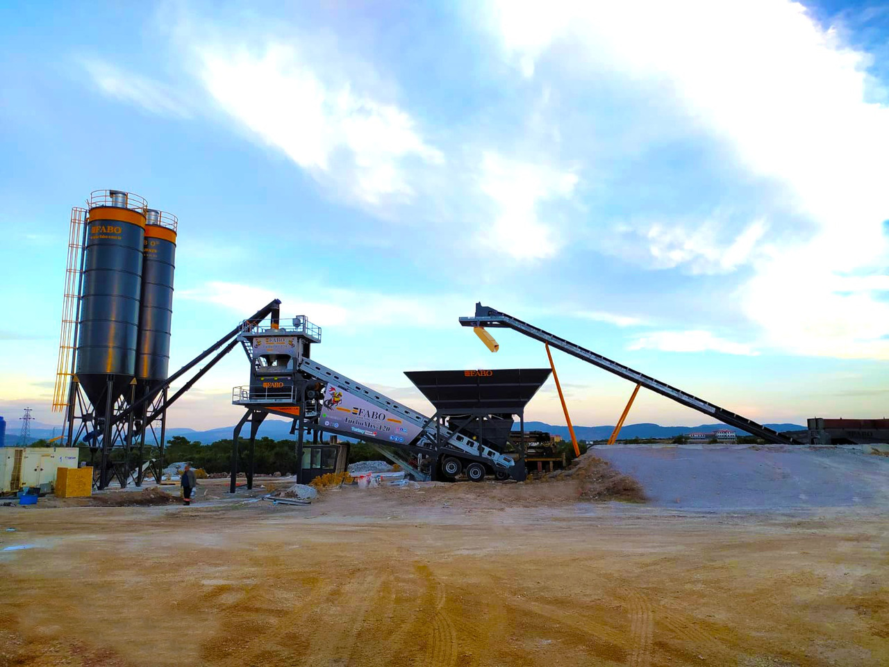 FABO mobile concrete batching plant - Usina de concreto: foto 5 FABO mobile concrete batching plant - Usina de concreto: foto 5