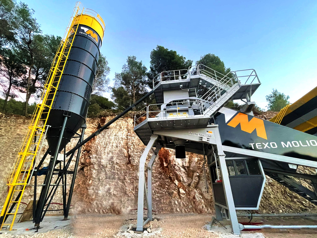 FABO mobile concrete batching plant - Usina de concreto: foto 1 FABO mobile concrete batching plant - Usina de concreto: foto 1