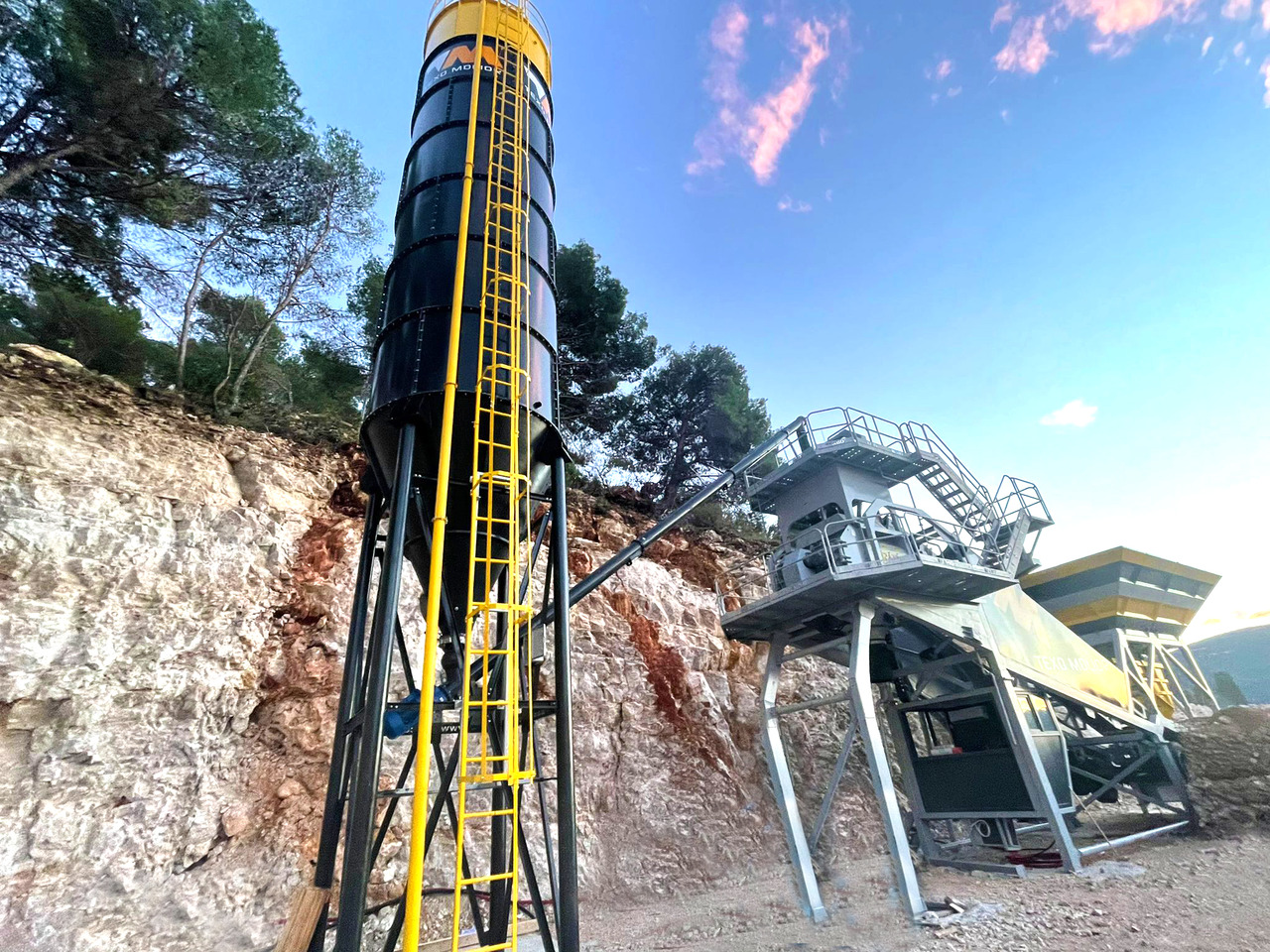 FABO mobile concrete batching plant - Usina de concreto: foto 3 FABO mobile concrete batching plant - Usina de concreto: foto 3