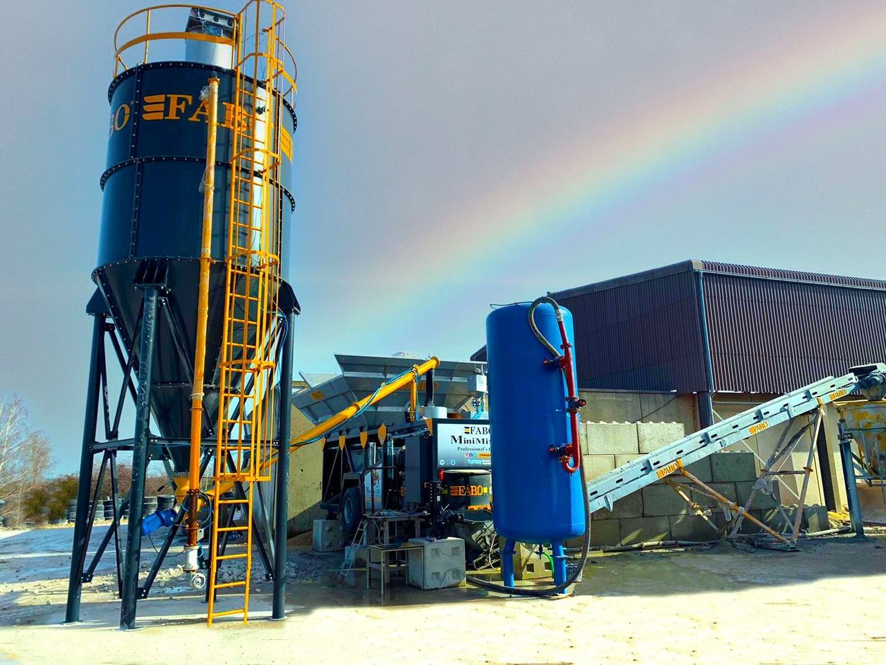 FABO mobile concrete batching plant - Usina de concreto: foto 1 FABO mobile concrete batching plant - Usina de concreto: foto 1