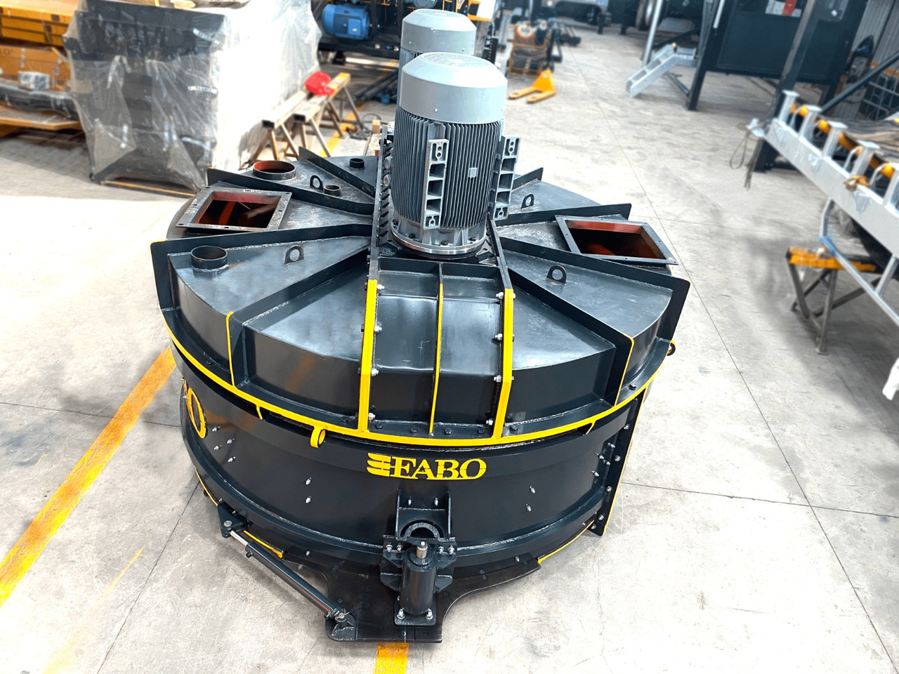 FABO twin shaft mixer - Betoneira: foto 4 FABO twin shaft mixer - Betoneira: foto 4