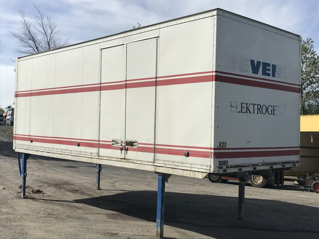 ACKERMANN-FRUEHAUF AWL - KOFFER AWL-Koffer mit Seitentür 7 m - Carroçaria para furgões: foto 4 ACKERMANN-FRUEHAUF AWL - KOFFER AWL-Koffer mit Seitentür 7 m - Carroçaria para furgões: foto 4