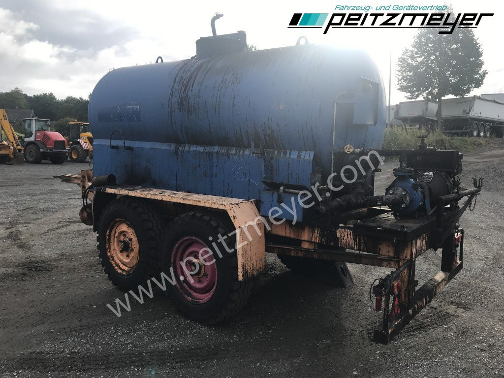 BATHE TANDEMANHÄNGER Bitum / Teerkocher 3,5 m³ Hatz Diesel-Motor 1 B 40 - Distribuidor de asfalto: foto 2 BATHE TANDEMANHÄNGER Bitum / Teerkocher 3,5 m³ Hatz Diesel-Motor 1 B 40 - Distribuidor de asfalto: foto 2