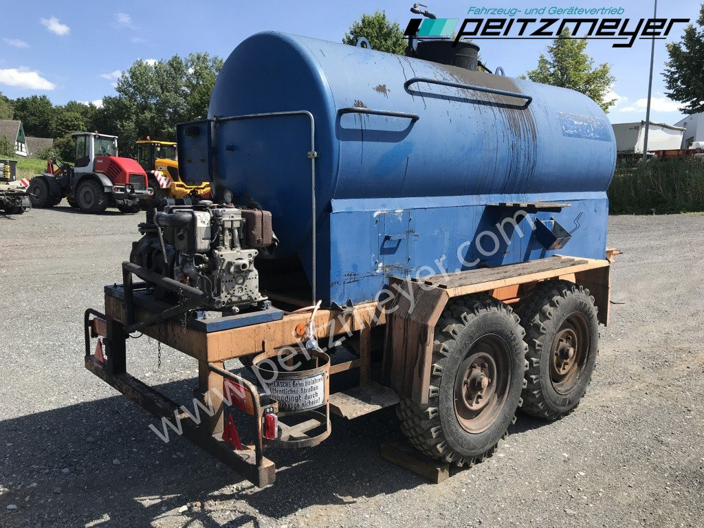 BATHE TANDEMANHÄNGER Bitum / Teerkocher 3,5 m³ Hatz Diesel-Motor 1 B 40 - Distribuidor de asfalto: foto 1 BATHE TANDEMANHÄNGER Bitum / Teerkocher 3,5 m³ Hatz Diesel-Motor 1 B 40 - Distribuidor de asfalto: foto 1