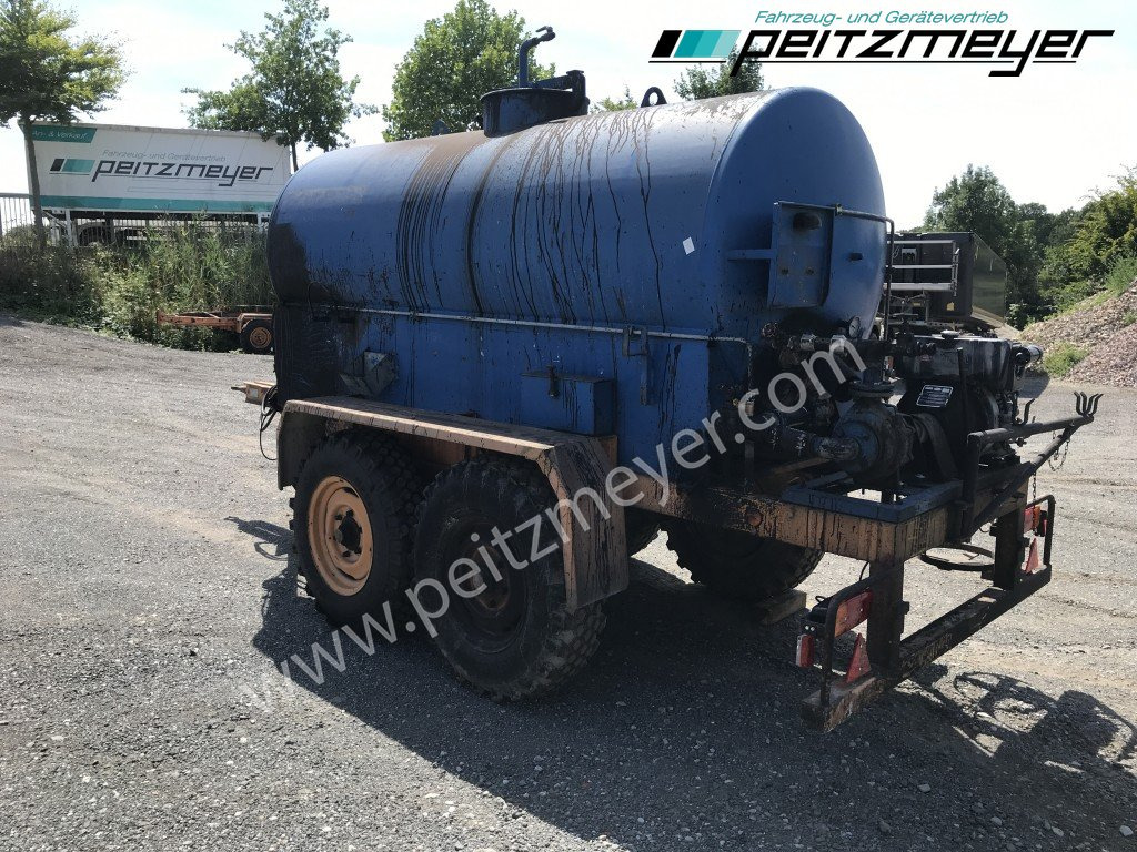 BATHE TANDEMANHÄNGER Bitum / Teerkocher 3,5 m³ Hatz Diesel-Motor 1 B 40 - Distribuidor de asfalto: foto 2 BATHE TANDEMANHÄNGER Bitum / Teerkocher 3,5 m³ Hatz Diesel-Motor 1 B 40 - Distribuidor de asfalto: foto 2