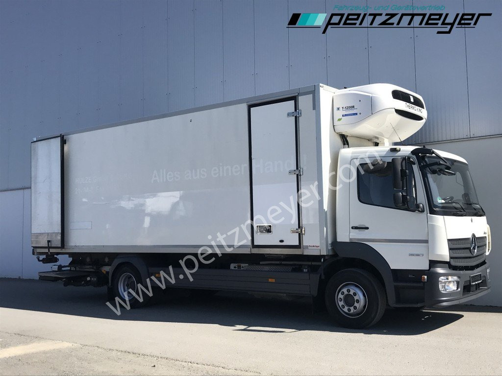 MERCEDES-BENZ Atego 1530 L Tiefkühlkoffer m. LBW, Thermoking T 1200 faltb. LBW 1,5 t., Seitentür, Trennwand - Caminhão frigorífico: foto 2 MERCEDES-BENZ Atego 1530 L Tiefkühlkoffer m. LBW, Thermoking T 1200 faltb. LBW 1,5 t., Seitentür, Trennwand - Caminhão frigorífico: foto 2