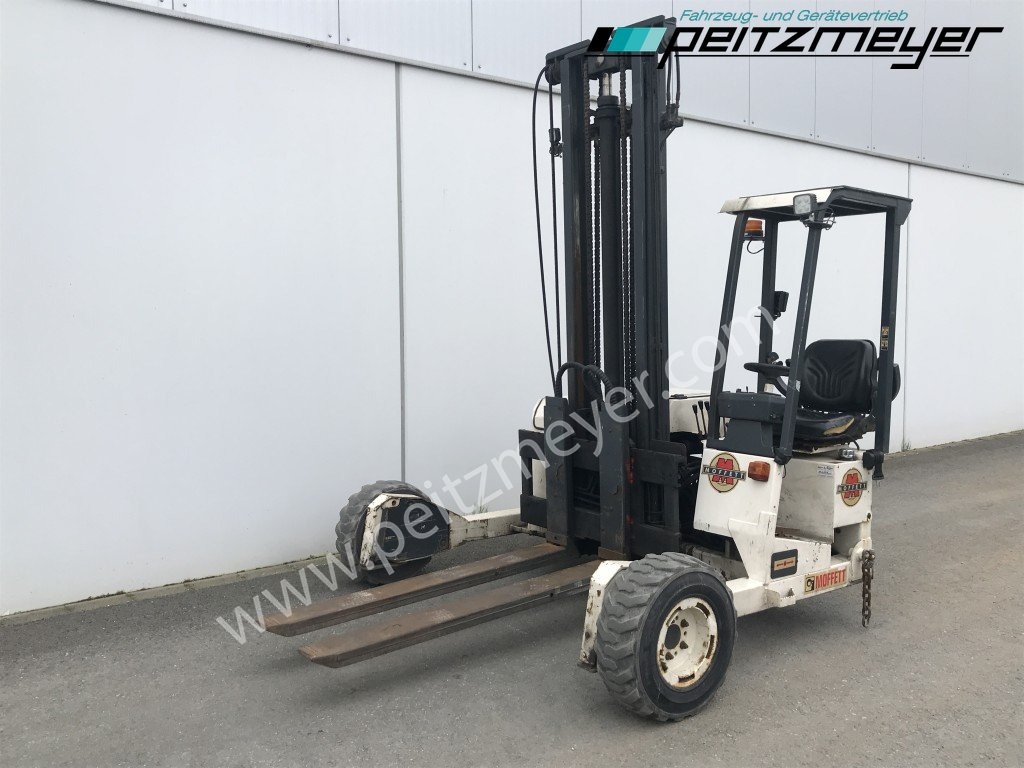 Moffett Mitnahmestapler M 2003 STM Allrad - Empilhadeira montada em caminhão: foto 1 Moffett Mitnahmestapler M 2003 STM Allrad - Empilhadeira montada em caminhão: foto 1
