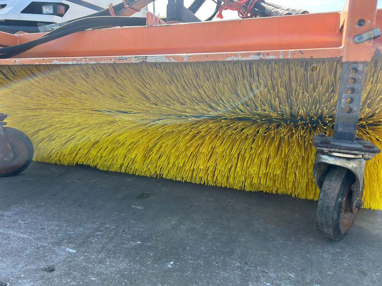 Boxer 1550 Schleppo veegmachine nieuwe borstel - Vassoura: foto 5 Boxer 1550 Schleppo veegmachine nieuwe borstel - Vassoura: foto 5