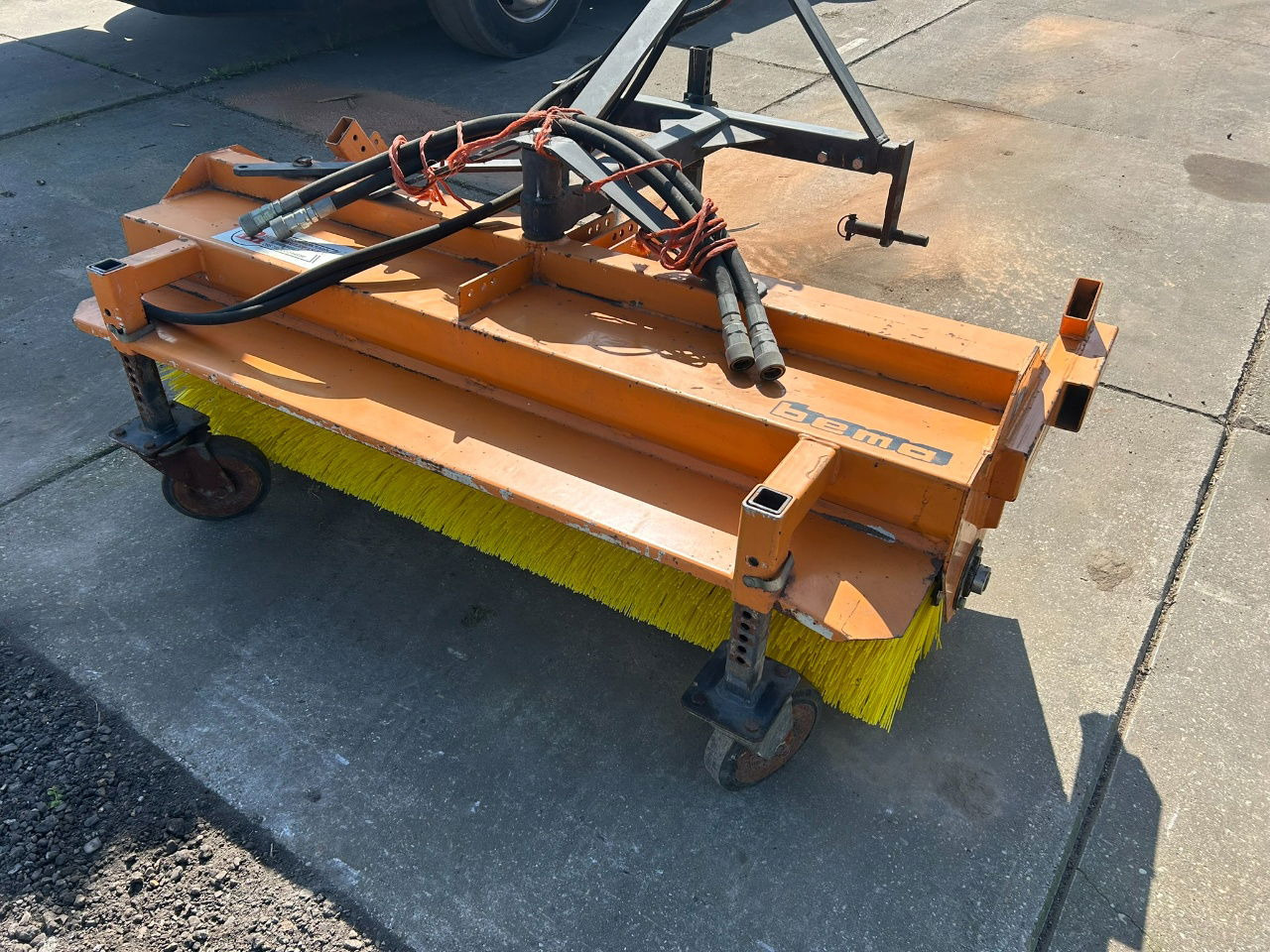 Boxer 1550 Schleppo veegmachine nieuwe borstel - Vassoura: foto 4 Boxer 1550 Schleppo veegmachine nieuwe borstel - Vassoura: foto 4