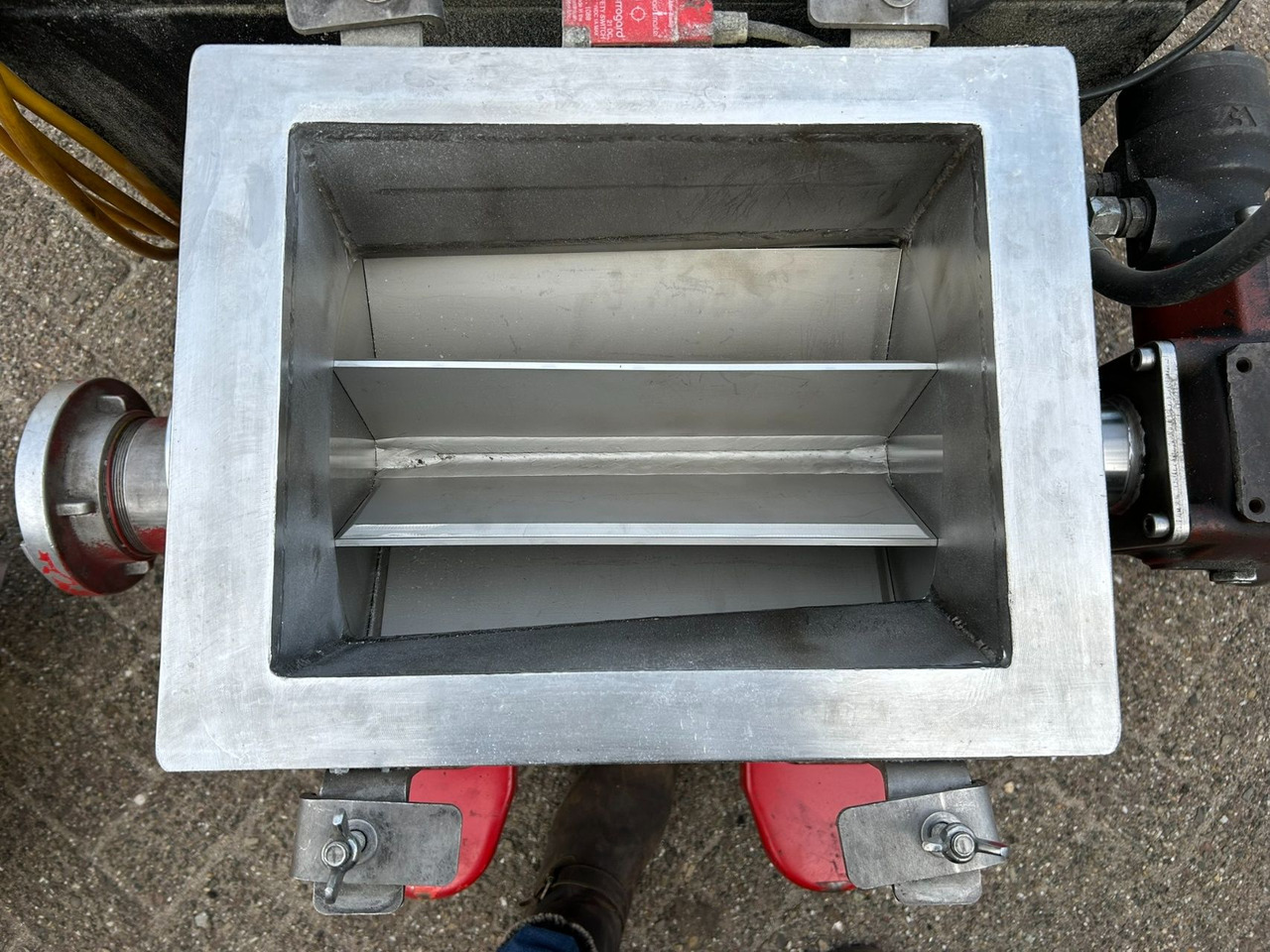 Overige mobile EBC rotory - electr/hydro unit zelf suport 380 v / agrarisch - Equipamento de Máquina agrícola: foto 3 Overige mobile EBC rotory - electr/hydro unit zelf suport 380 v / agrarisch - Equipamento de Máquina agrícola: foto 3