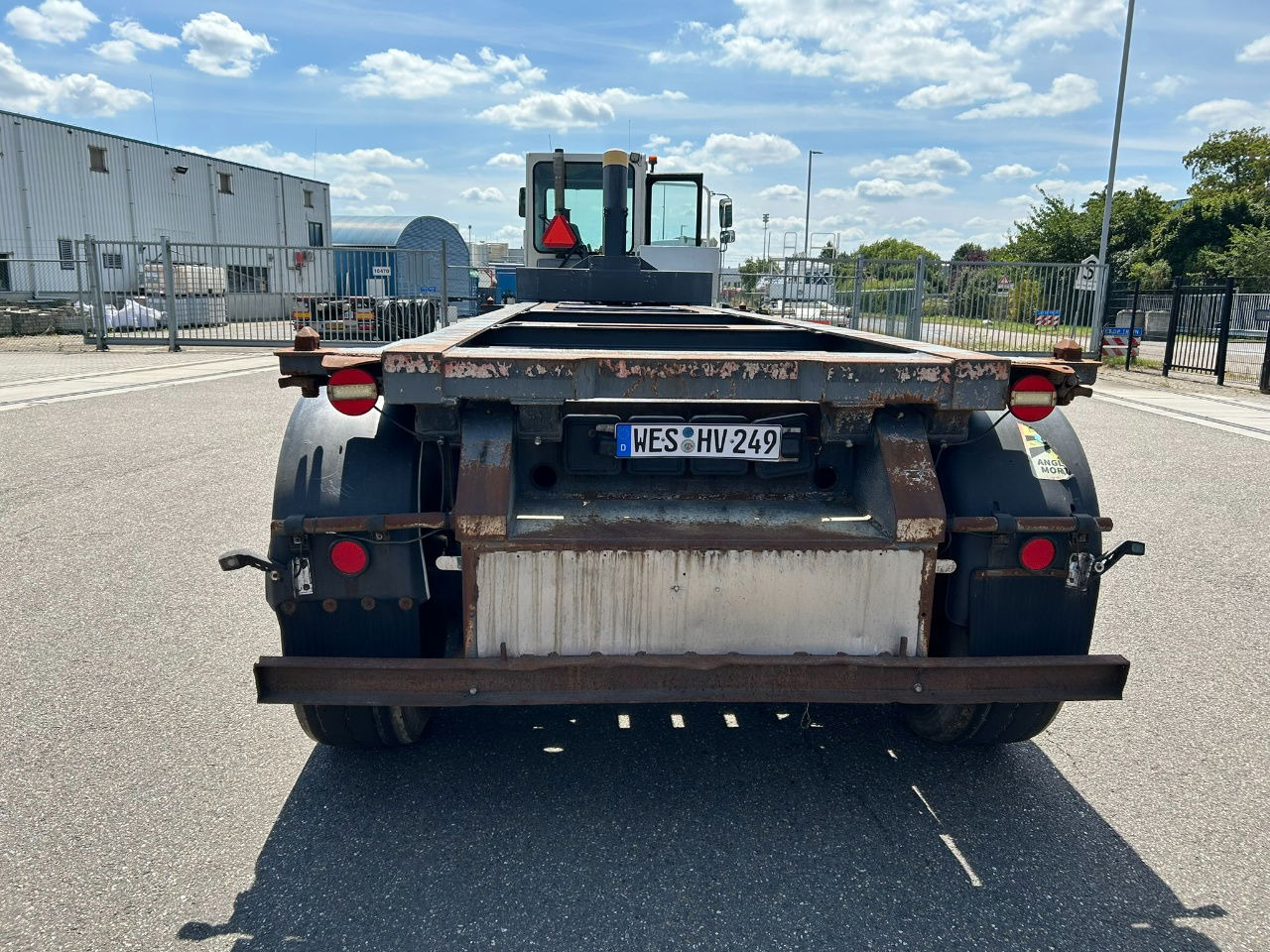 Mafa 2 x in stock 20 ft tipping chassis / disc brakes / lifting axle / alcoa wheels - Semireboque transportador de contêineres/ Caixa móvel: foto 4 Mafa 2 x in stock 20 ft tipping chassis / disc brakes / lifting axle / alcoa wheels - Semireboque transportador de contêineres/ Caixa móvel: foto 4