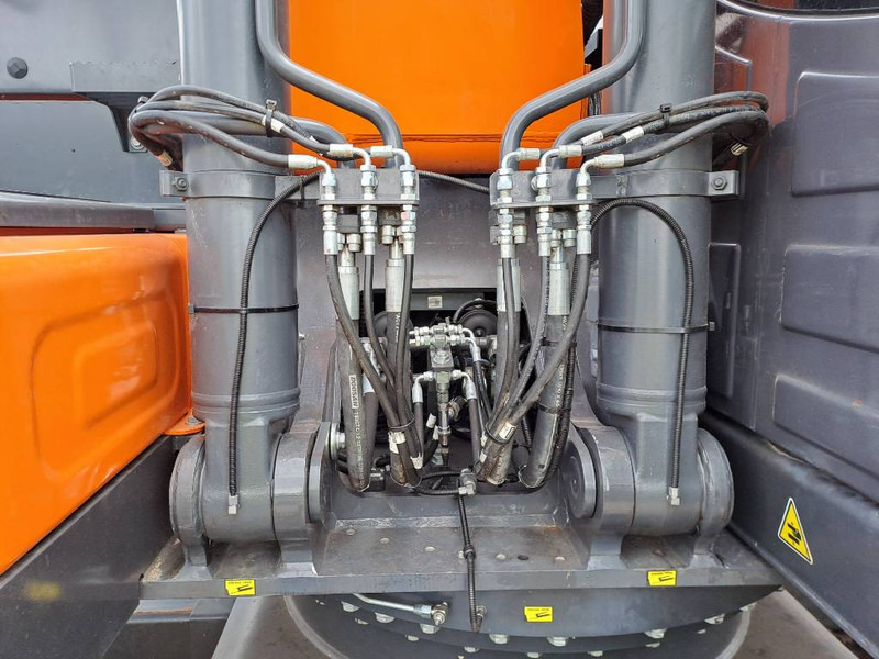 Escavadora de rastos Develon DX 245 DM-7  (20m UHD): foto 17