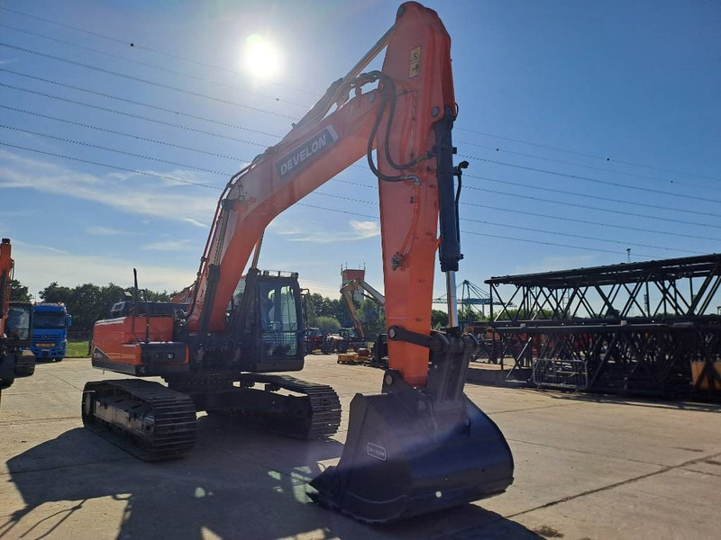 Escavadora de rastos nuevo Develon DX300LC-7M: foto 6