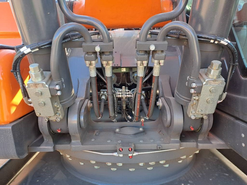 Escavadora de rastos nuevo Develon DX300LC-7M: foto 11