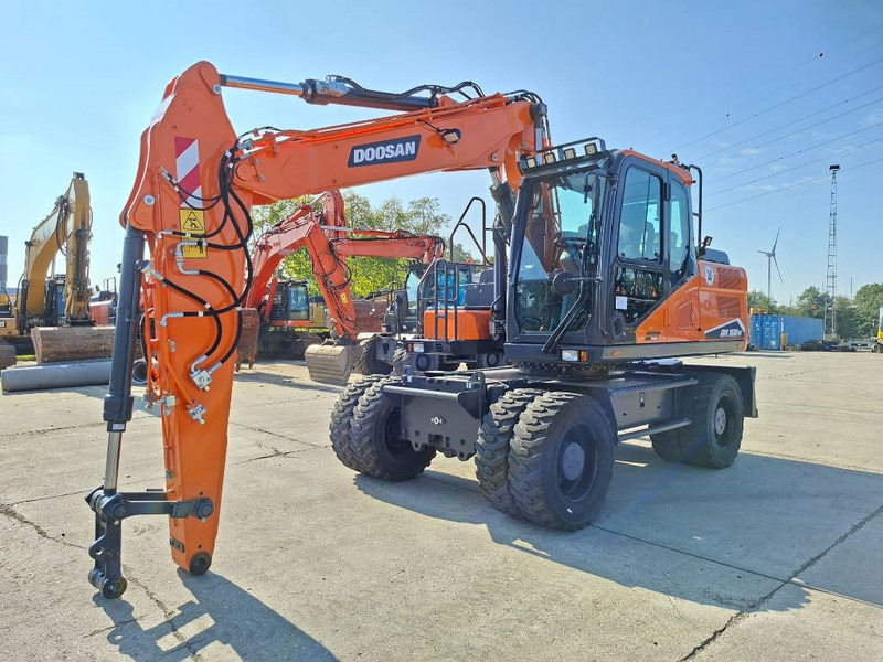 Doosan DX160W-7 - Escavadeira de rodas: foto 2 Doosan DX160W-7 - Escavadeira de rodas: foto 2