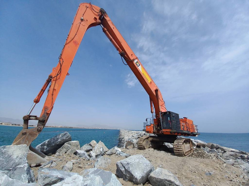 Hitachi EX 1200-6 - Escavadeira: foto 1 Hitachi EX 1200-6 - Escavadeira: foto 1