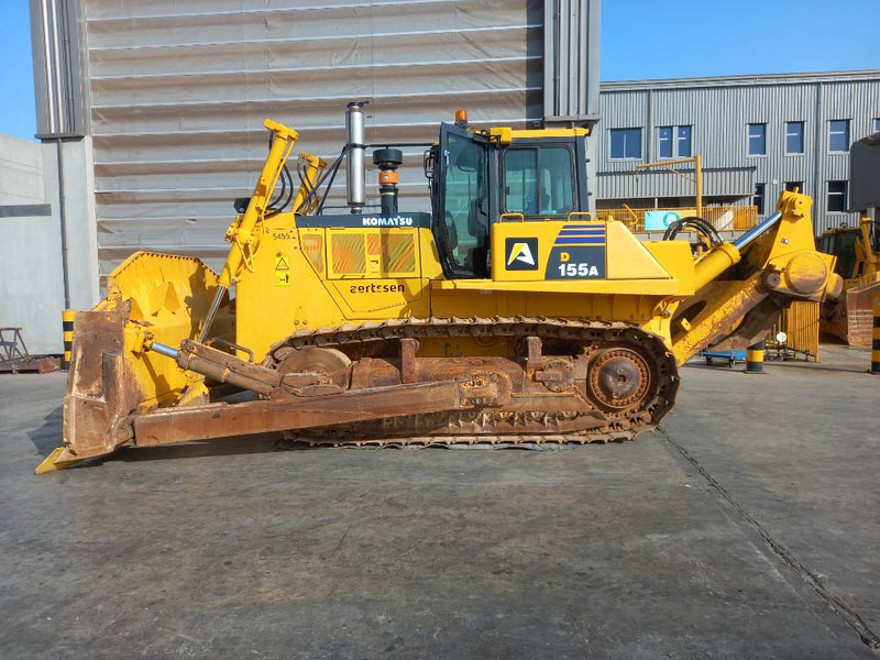 Komatsu D155A-6R (4 Pcs available in Abu Dhabi) - Buldôzer: foto 1 Komatsu D155A-6R (4 Pcs available in Abu Dhabi) - Buldôzer: foto 1