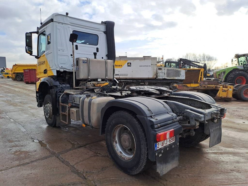 Mercedes-Benz Arocs 2045 - Tractor: foto 2 Mercedes-Benz Arocs 2045 - Tractor: foto 2