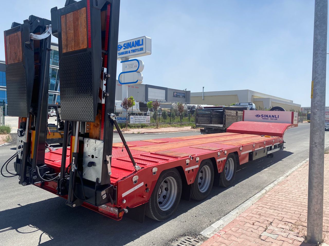 Lowbed Sinan Trailer Lowbed 3 axle - Semireboque baixa: foto 3 Lowbed Sinan Trailer Lowbed 3 axle - Semireboque baixa: foto 3