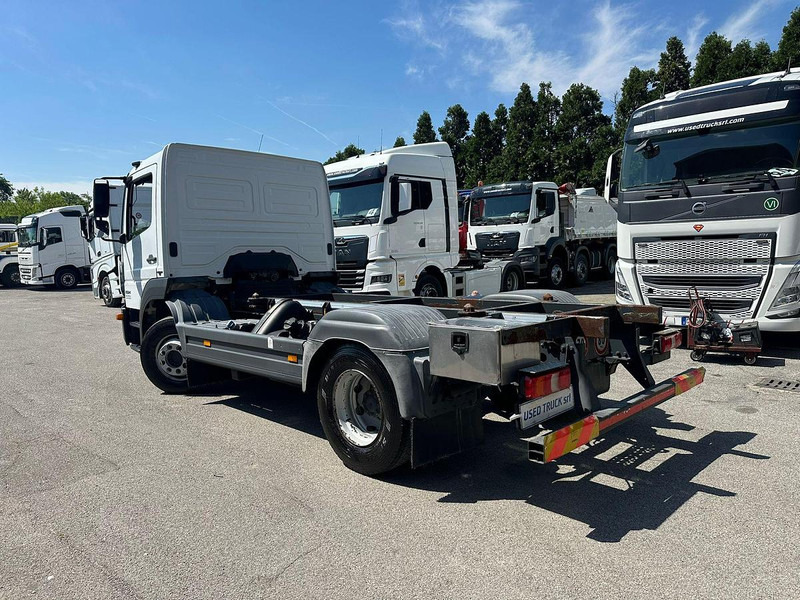 Mercedes-Benz Atego 13.23 - Caminhão chassi: foto 2 Mercedes-Benz Atego 13.23 - Caminhão chassi: foto 2