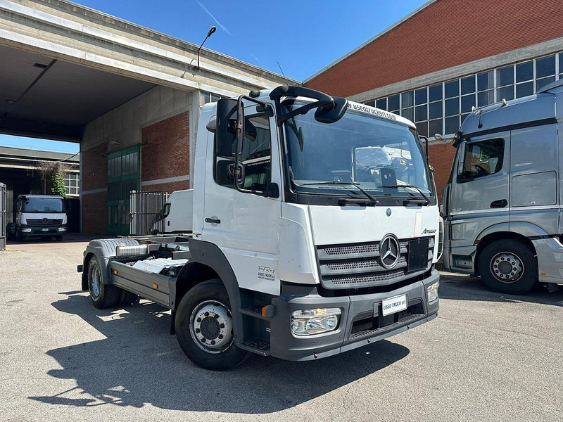 Mercedes-Benz Atego 13.23 - Caminhão chassi: foto 3 Mercedes-Benz Atego 13.23 - Caminhão chassi: foto 3