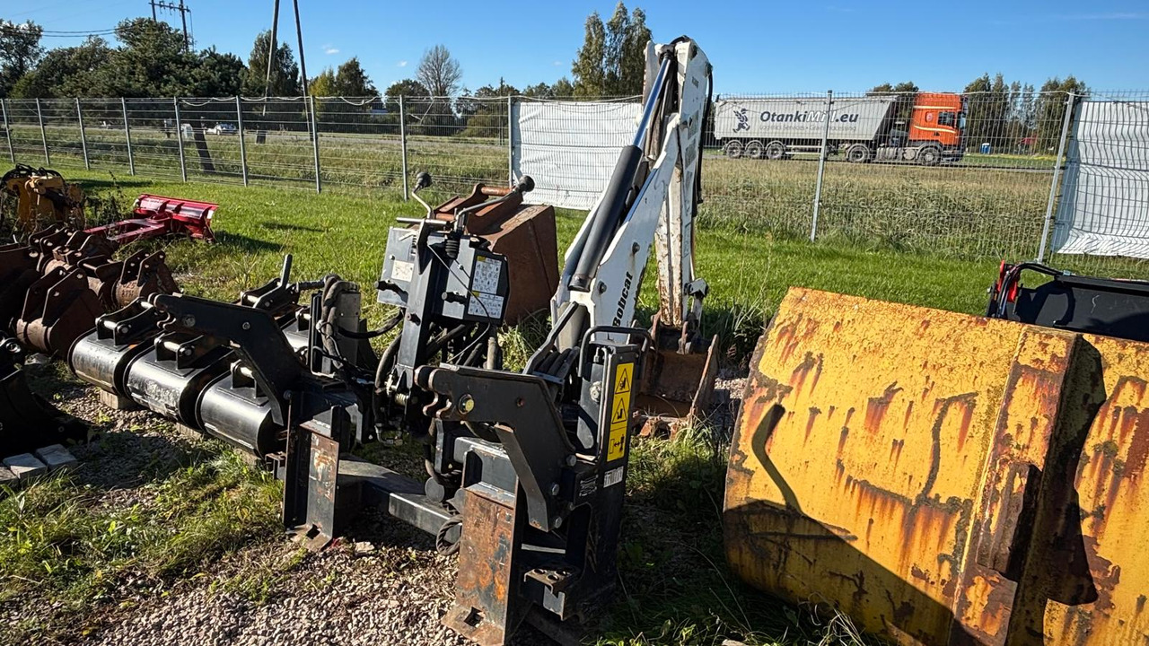 BOBCAT R30S Backhoe Attachment, excavation arm. - Mini carregadeira: foto 3 BOBCAT R30S Backhoe Attachment, excavation arm. - Mini carregadeira: foto 3