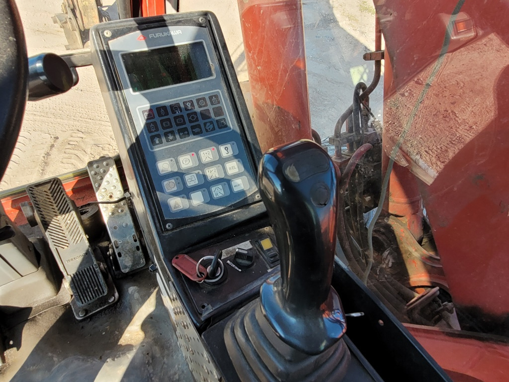 Escavadeira de rodas FURUKAWA W725 LS: foto 16