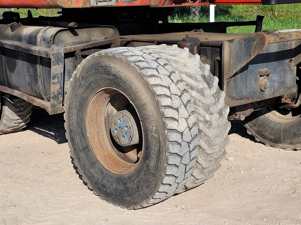 Escavadeira de rodas FURUKAWA W725 LS: foto 6