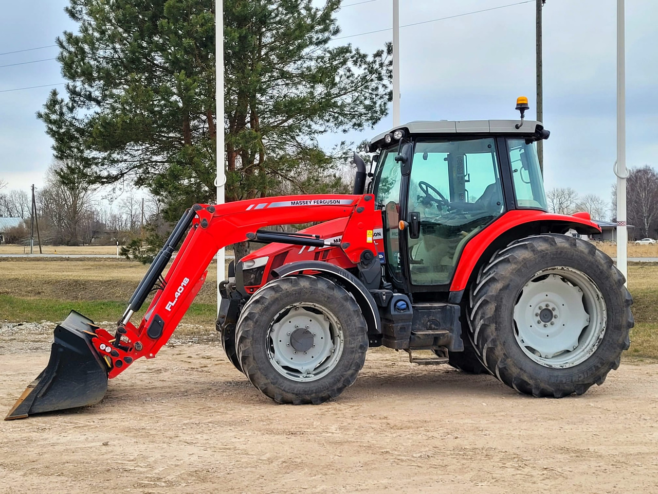 Massey Ferguson 5711 Dyna 4 - Trator: foto 5 Massey Ferguson 5711 Dyna 4 - Trator: foto 5