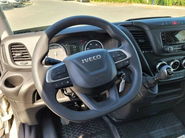 IVECO Daily 35C16H3.0 Kastenaufbau + Kran... - Furgão: foto 2 IVECO Daily 35C16H3.0 Kastenaufbau + Kran... - Furgão: foto 2