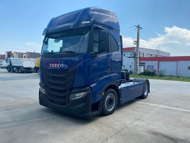 Locação de IVECO S-WAY-AS440S53T/FP LT Sattelzugmaschine+LIVING... IVECO S-WAY-AS440S53T/FP LT Sattelzugmaschine+LIVING...: foto 15