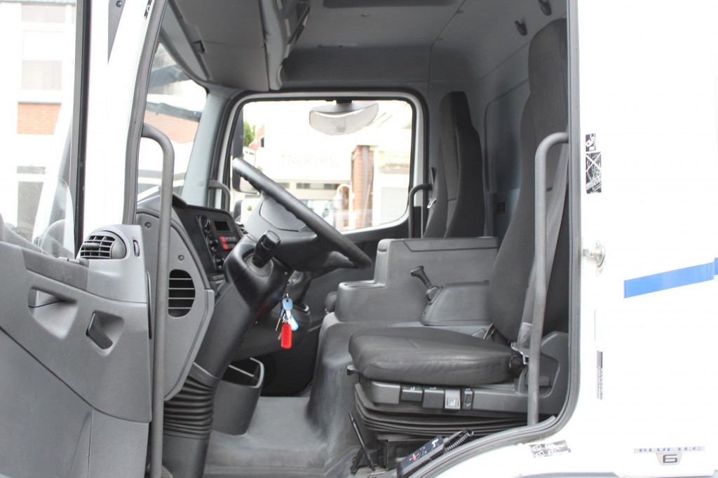 Mercedes-Benz Atego 818 E6 Koffer Klima LDW Schalter LBW - Caminhão: foto 5 Mercedes-Benz Atego 818 E6 Koffer Klima LDW Schalter LBW - Caminhão: foto 5