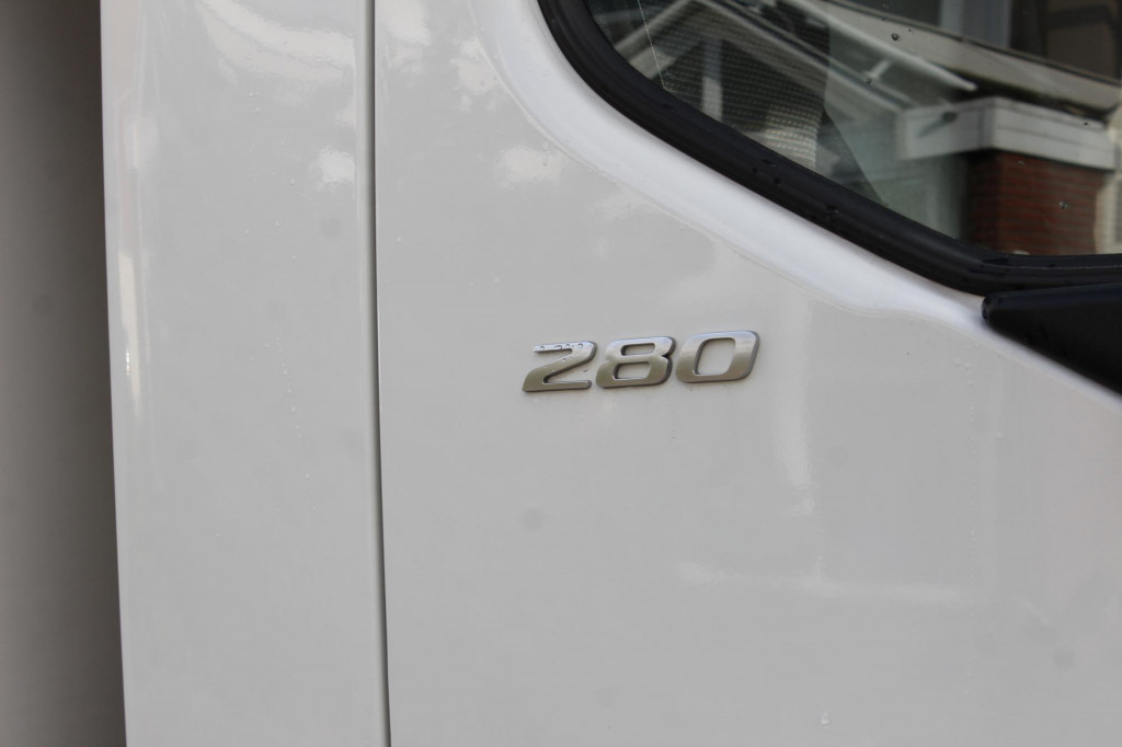 Daf LF 280 Koffer Klima LDW Rolltor LBW 149Tkm - Caminhão furgão: foto 3 Daf LF 280 Koffer Klima LDW Rolltor LBW 149Tkm - Caminhão furgão: foto 3