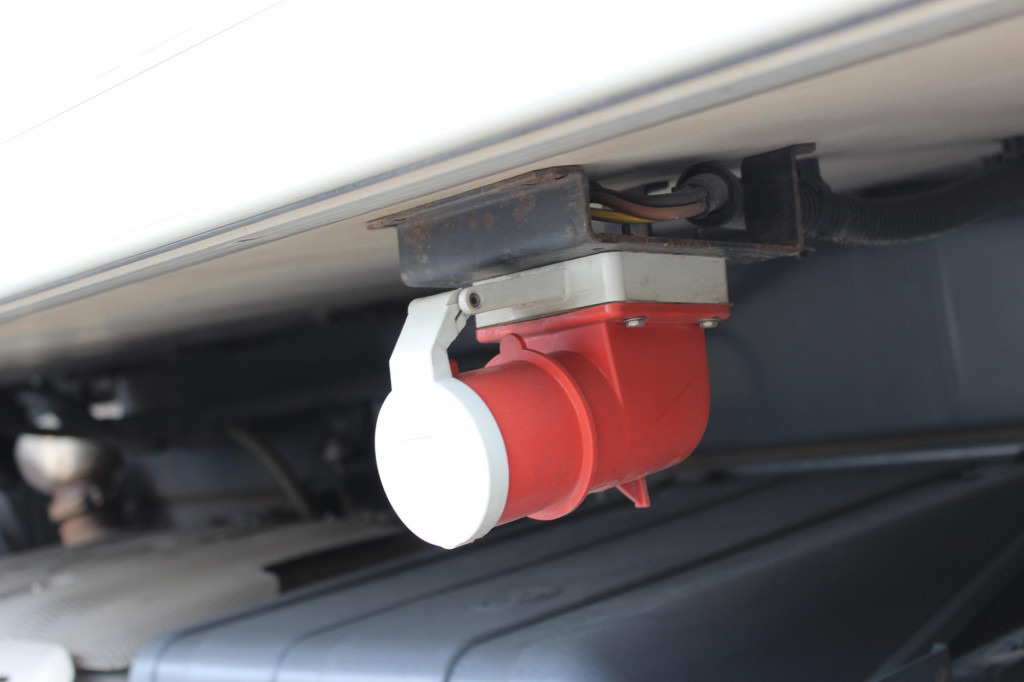 Iveco Eurocargo ML190-280L E6 CS 1250 Mt Tür+LBW FRC - Caminhão frigorífico: foto 5 Iveco Eurocargo ML190-280L E6 CS 1250 Mt Tür+LBW FRC - Caminhão frigorífico: foto 5