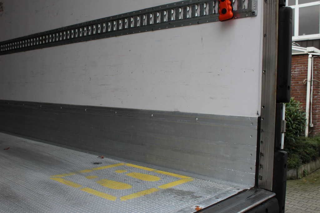 Lamberet TK SLXi Spectrum 2,65h Bi-Multi-Temp. TW LBW - Semireboque frigorífico: foto 5 Lamberet TK SLXi Spectrum 2,65h Bi-Multi-Temp. TW LBW - Semireboque frigorífico: foto 5