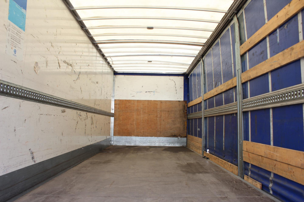 MAN TGL 12.220 Plane-Koffer 7,5 m LBW Klima 199TKm - Caminhão furgão: foto 3 MAN TGL 12.220 Plane-Koffer 7,5 m LBW Klima 199TKm - Caminhão furgão: foto 3