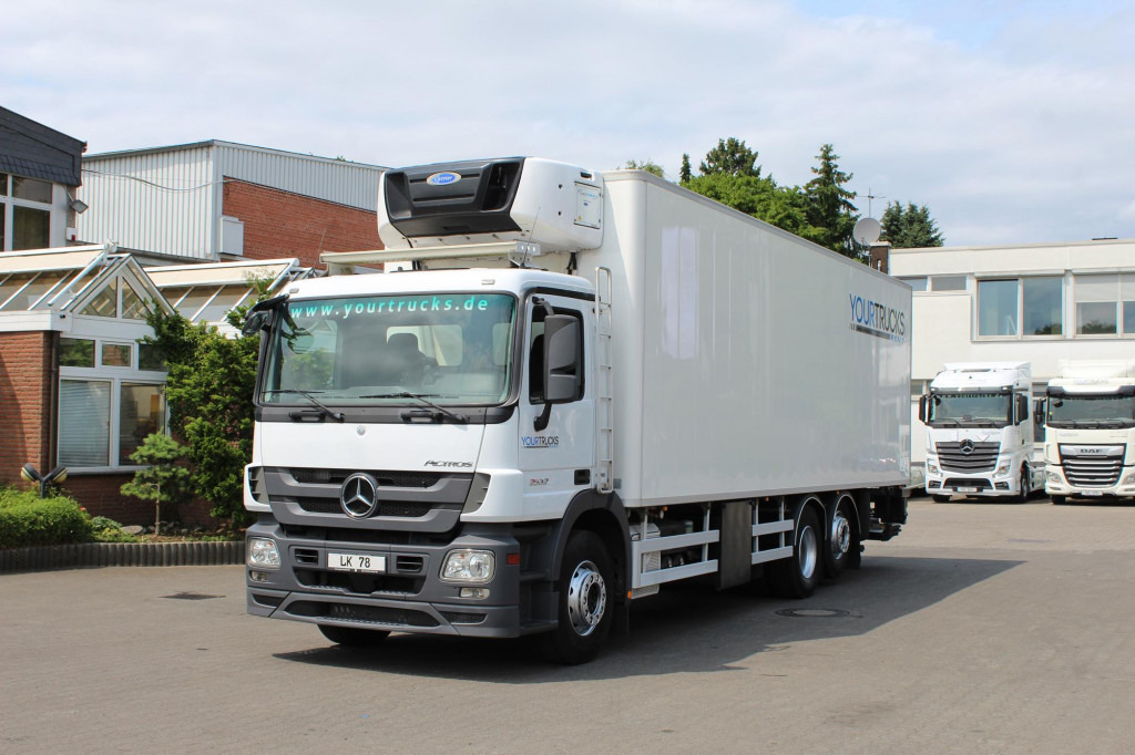 Mercedes-Benz Actros 2532 E5 CS 1150 Multi Bi-Temp LBW Rolltor - Caminhão frigorífico: foto 1 Mercedes-Benz Actros 2532 E5 CS 1150 Multi Bi-Temp LBW Rolltor - Caminhão frigorífico: foto 1