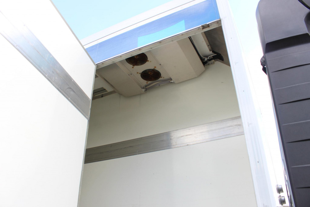 Mercedes-Benz Actros 2533 E6 Kühlkoffer Lift-Lenkachse LBW - Caminhão frigorífico: foto 5 Mercedes-Benz Actros 2533 E6 Kühlkoffer Lift-Lenkachse LBW - Caminhão frigorífico: foto 5