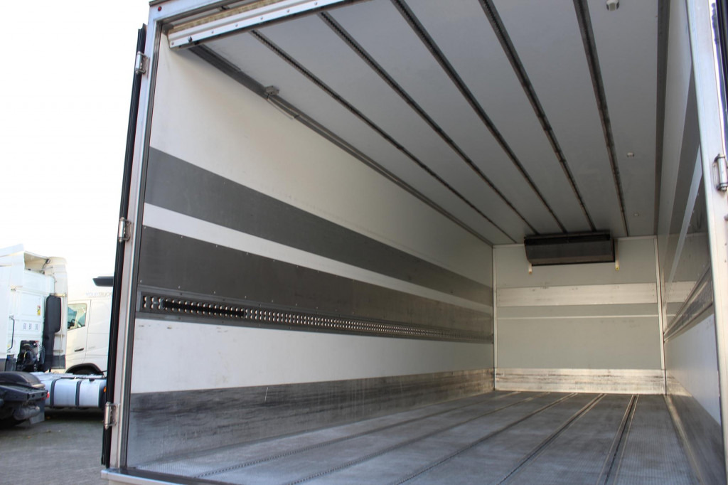 Mercedes-Benz Atego 1221 E6 TK T-800 R Strom Türen+LBW - Caminhão frigorífico: foto 2 Mercedes-Benz Atego 1221 E6 TK T-800 R Strom Türen+LBW - Caminhão frigorífico: foto 2