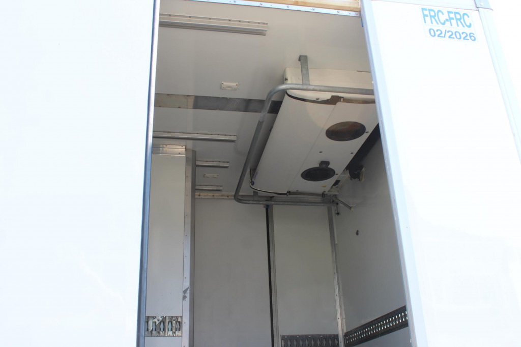 Mercedes-Benz Atego 1624 Atego 1624 CS 1250Mt. Strom Bi-Temp. - Caminhão frigorífico: foto 5 Mercedes-Benz Atego 1624 Atego 1624 CS 1250Mt. Strom Bi-Temp. - Caminhão frigorífico: foto 5