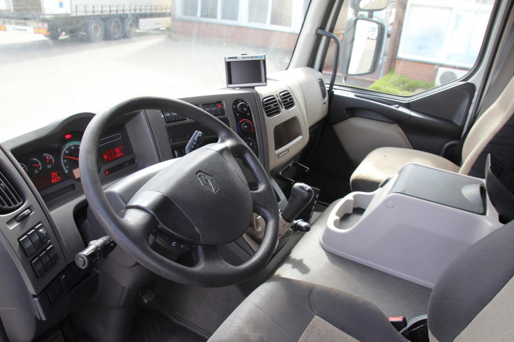 Renault Midlum 220 E5 CS 850 Strom LBW Seiten Tür FRC - Caminhão frigorífico: foto 4 Renault Midlum 220 E5 CS 850 Strom LBW Seiten Tür FRC - Caminhão frigorífico: foto 4