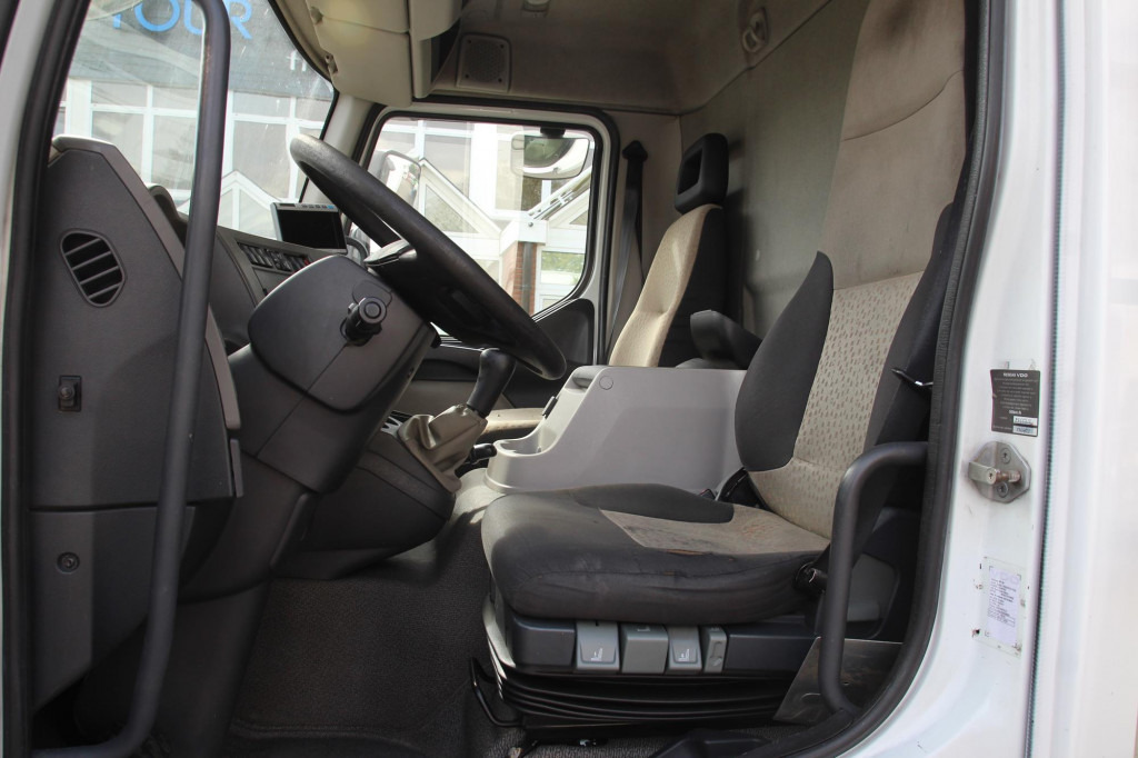Renault Midlum 220 E5 CS 850 Strom LBW Seiten Tür FRC - Caminhão frigorífico: foto 3 Renault Midlum 220 E5 CS 850 Strom LBW Seiten Tür FRC - Caminhão frigorífico: foto 3