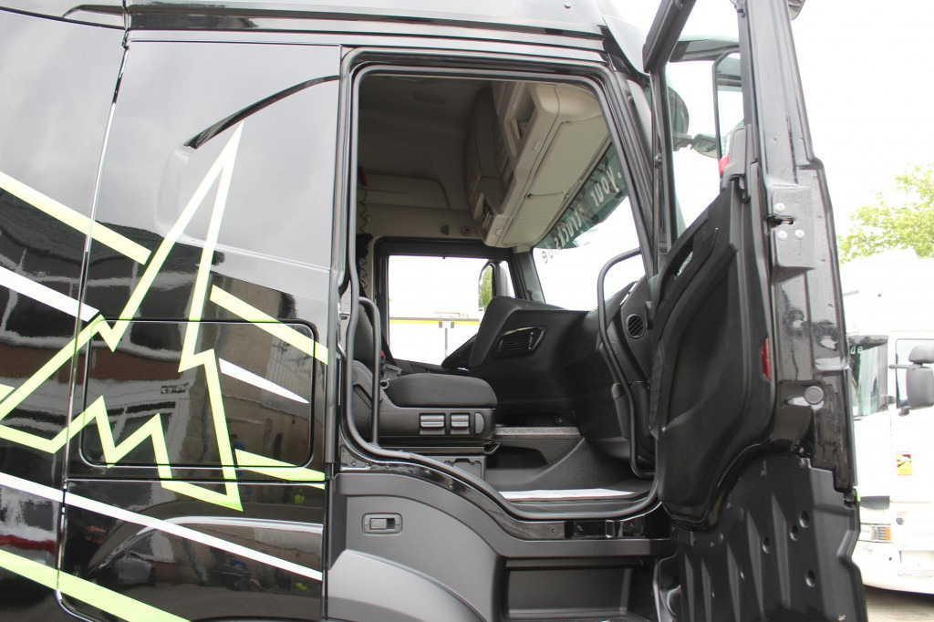 Iveco S-Way 480 Retarder Standklima 2Tanks Navi LED - Tractor: foto 3 Iveco S-Way 480 Retarder Standklima 2Tanks Navi LED - Tractor: foto 3