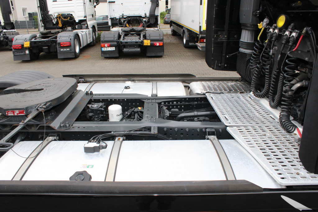 Iveco S-Way 480 Retarder Standklima 2Tanks Navi LED - Tractor: foto 2 Iveco S-Way 480 Retarder Standklima 2Tanks Navi LED - Tractor: foto 2