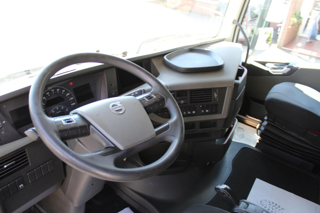 Volvo FH 460 E6 Globetrotter 2 Tanks i-Park Cool - Tractor: foto 4 Volvo FH 460 E6 Globetrotter 2 Tanks i-Park Cool - Tractor: foto 4