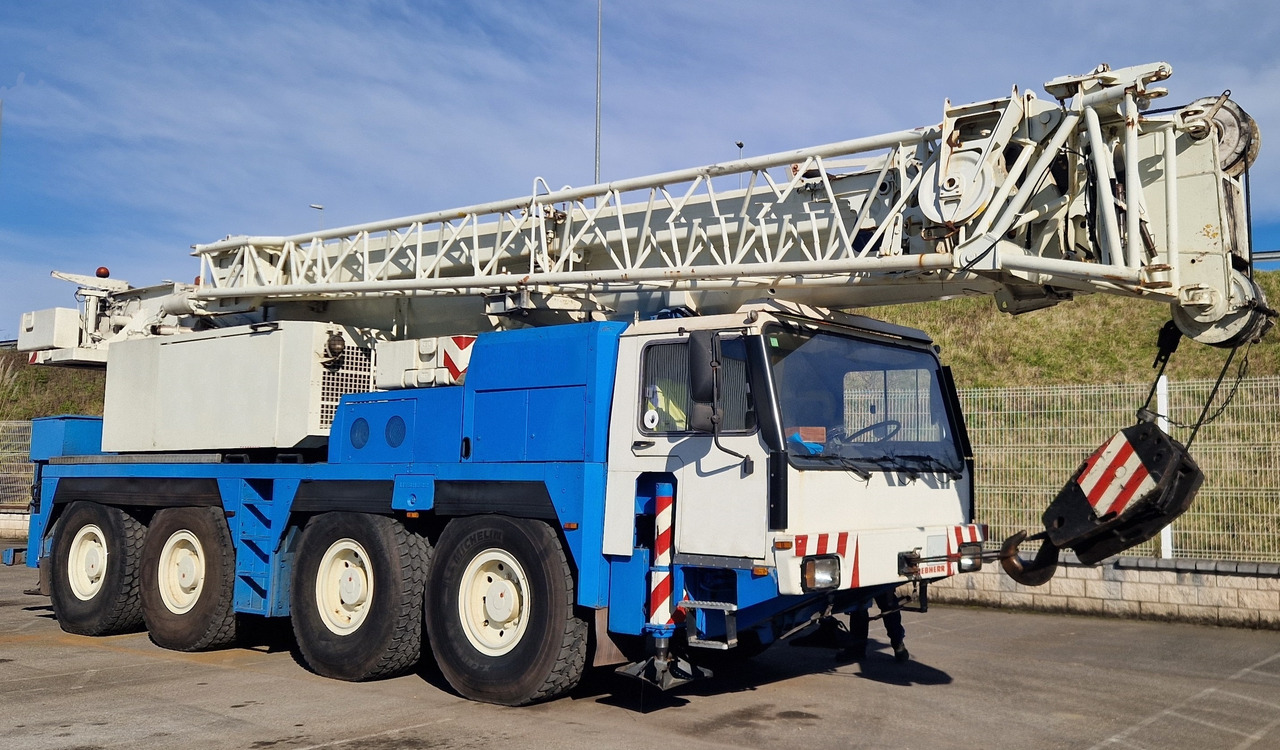 LIEBHERR LTM 1070/1 - Guindaste móvel: foto 1 LIEBHERR LTM 1070/1 - Guindaste móvel: foto 1