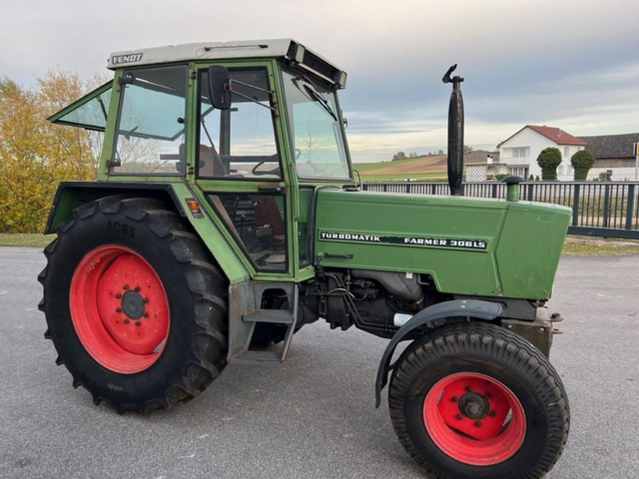 Fendt Farmer 306 LS, ca. 9516 Bh, Baujahr 1982 - Trator: foto 5 Fendt Farmer 306 LS, ca. 9516 Bh, Baujahr 1982 - Trator: foto 5