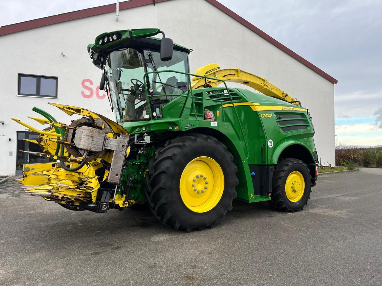 John Deere 8300i Feldhäcksler, Harvestlap, Pickup, Kemper, erst 910 Betriebsstunden, Baujahr 2018 - Picadora de forragem automotriz: foto 2 John Deere 8300i Feldhäcksler, Harvestlap, Pickup, Kemper, erst 910 Betriebsstunden, Baujahr 2018 - Picadora de forragem automotriz: foto 2