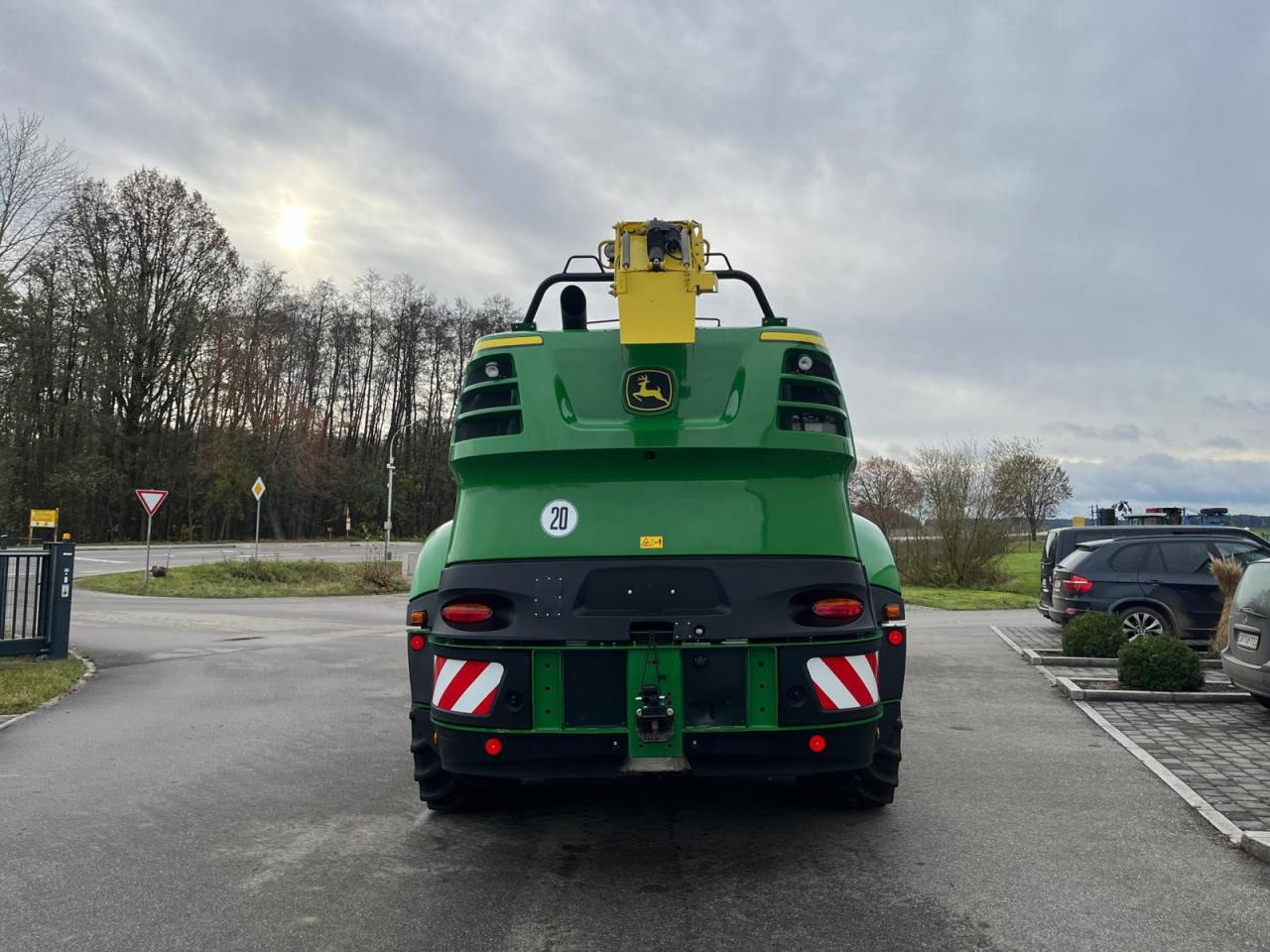 John Deere 8300i Feldhäcksler, Harvestlap, Pickup, Kemper, erst 910 Betriebsstunden, Baujahr 2018 - Picadora de forragem automotriz: foto 4 John Deere 8300i Feldhäcksler, Harvestlap, Pickup, Kemper, erst 910 Betriebsstunden, Baujahr 2018 - Picadora de forragem automotriz: foto 4