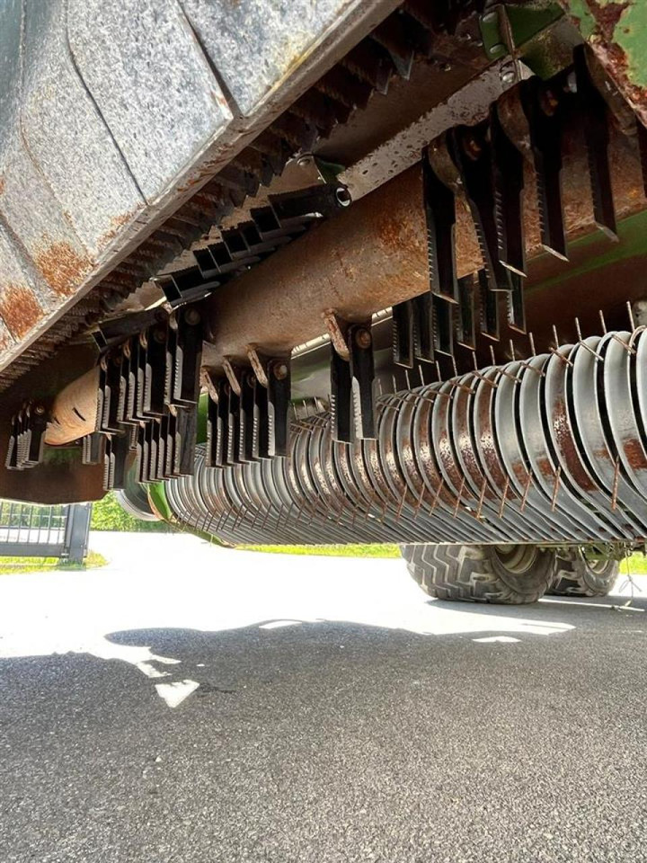 Enfardadeira de fardos quadrados Krone Big Pack 1290 HDP XC: foto 11 Enfardadeira de fardos quadrados Krone Big Pack 1290 HDP XC: foto 11